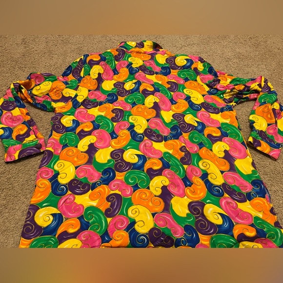 Beautiful vintage shirt. - Picture 2 of 3